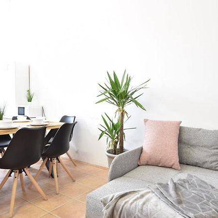 Riesiges Zentrales Apartment Mit Parkplatz อินส์บรุค ภายนอก รูปภาพ
