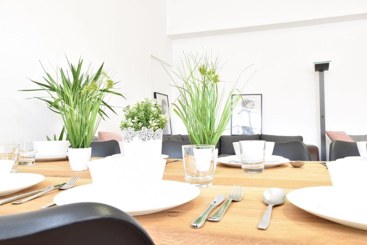 Riesiges Zentrales Apartment Mit Parkplatz อินส์บรุค ภายนอก รูปภาพ