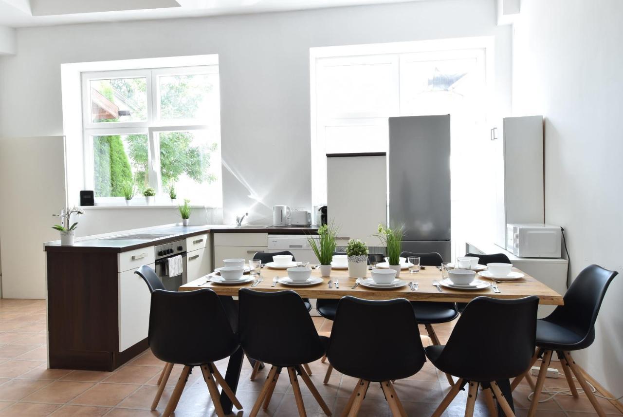 Riesiges Zentrales Apartment Mit Parkplatz อินส์บรุค ภายนอก รูปภาพ