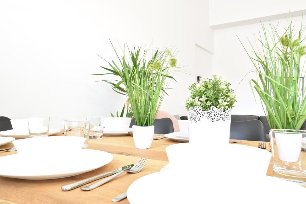 Riesiges Zentrales Apartment Mit Parkplatz อินส์บรุค ภายนอก รูปภาพ