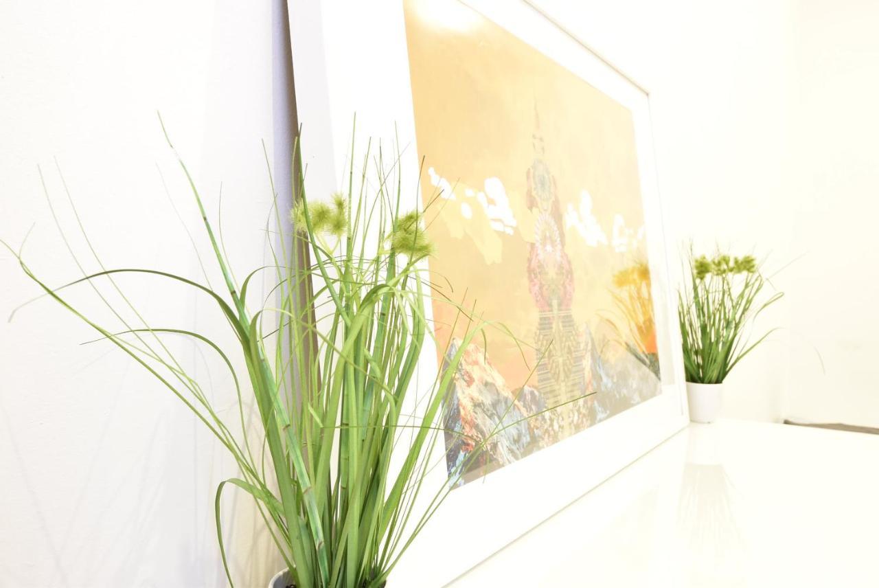 Riesiges Zentrales Apartment Mit Parkplatz อินส์บรุค ภายนอก รูปภาพ