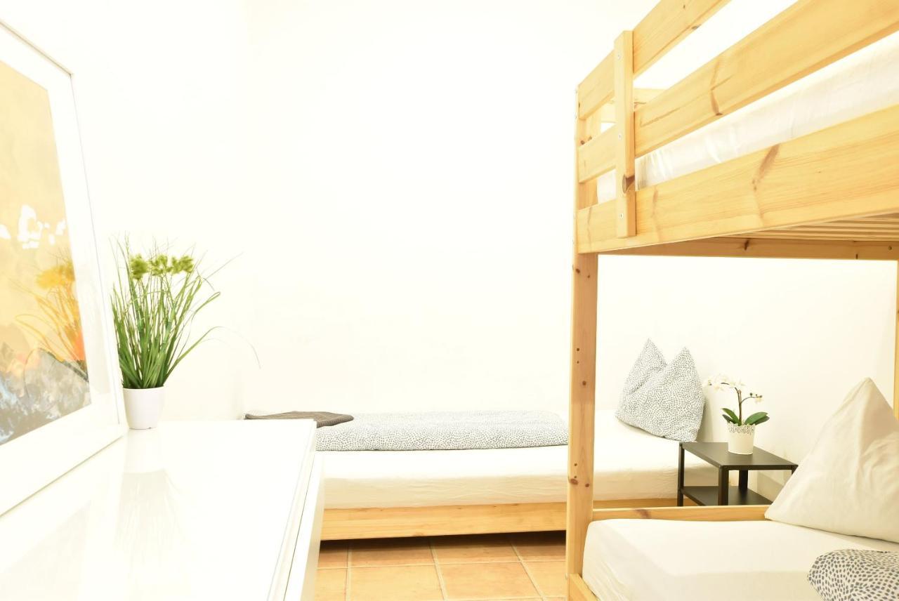 Riesiges Zentrales Apartment Mit Parkplatz อินส์บรุค ภายนอก รูปภาพ