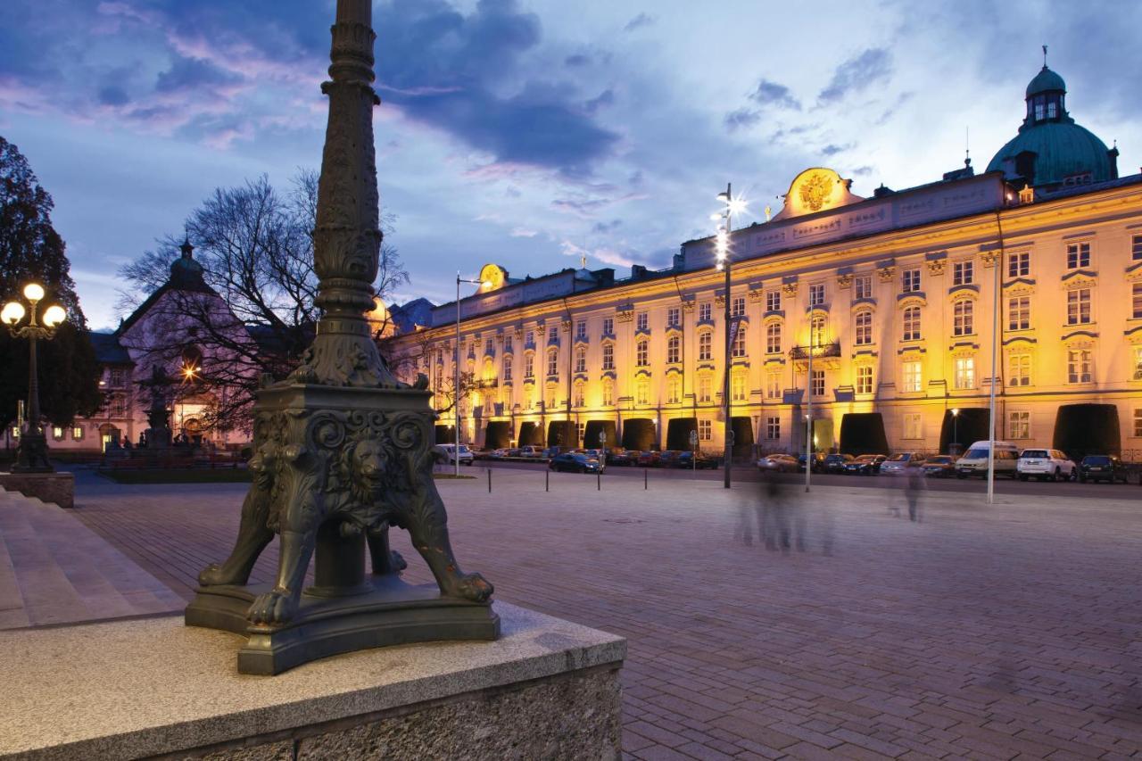 Riesiges Zentrales Apartment Mit Parkplatz อินส์บรุค ภายนอก รูปภาพ