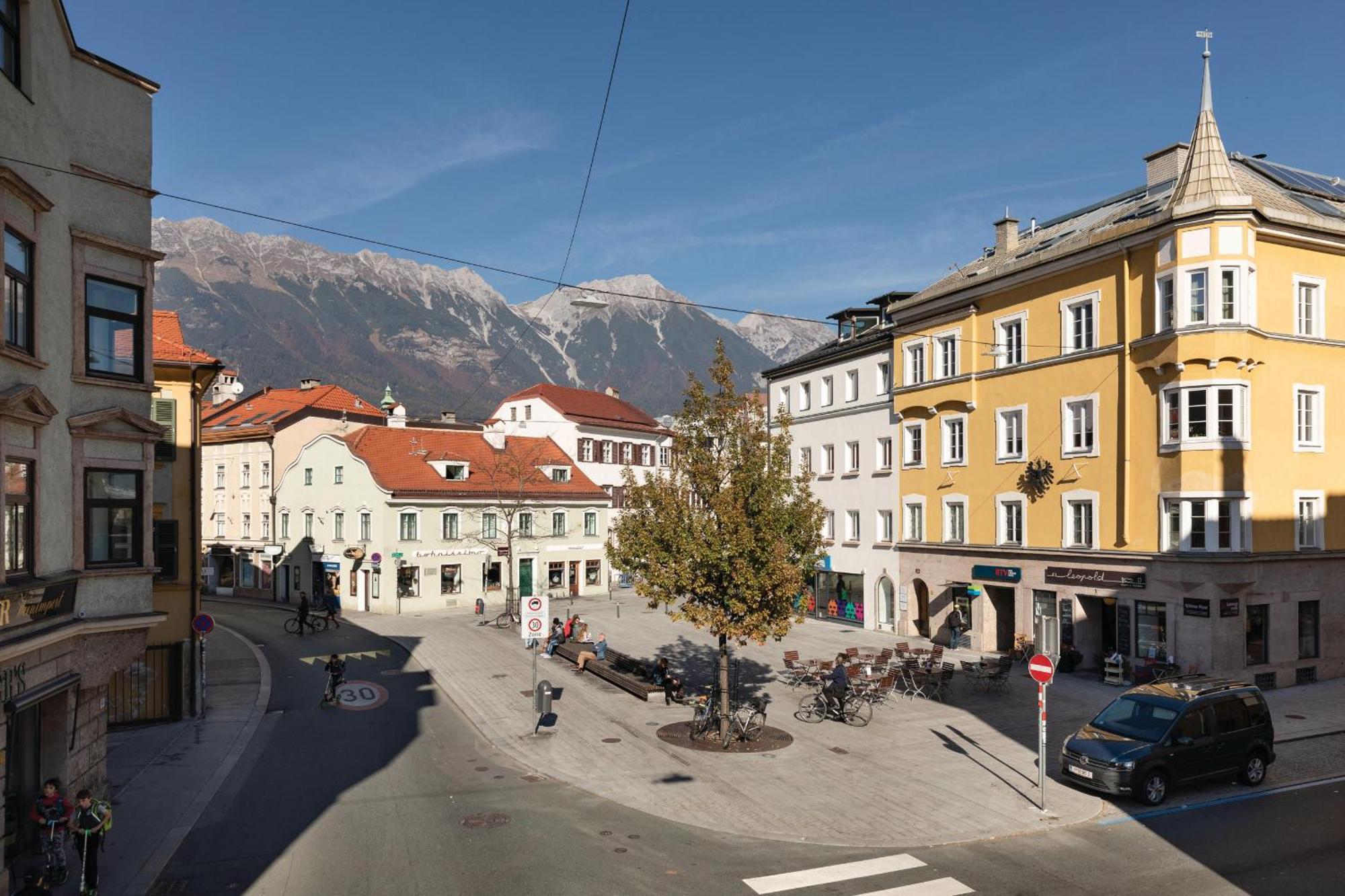 Riesiges Zentrales Apartment Mit Parkplatz อินส์บรุค ภายนอก รูปภาพ